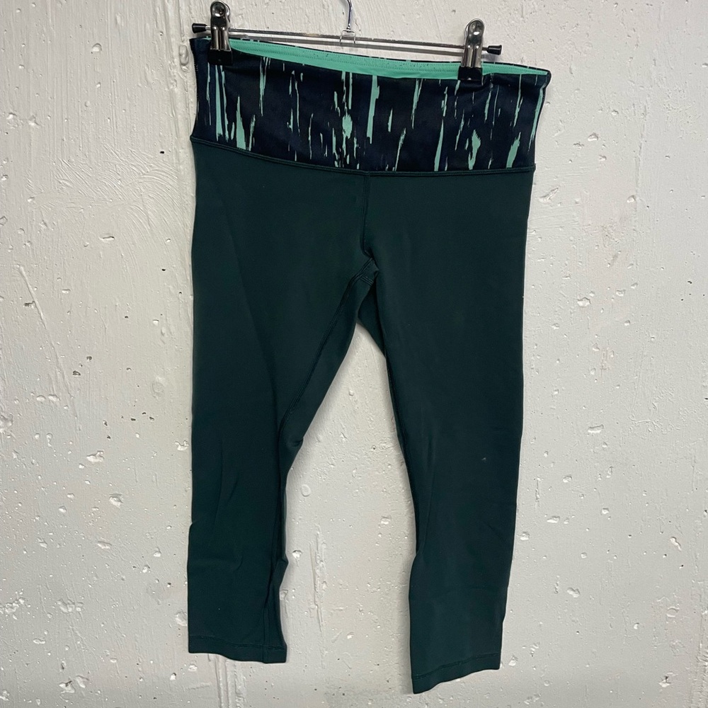Reversible Lululemon Athletica Dark Green Leggings with Patterned Waistband